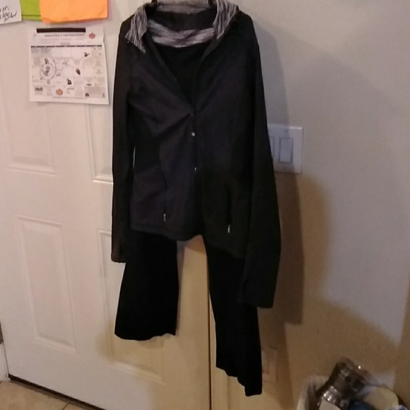 Joging suit - Picture 1 of 2